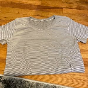Lululemon Swiftly Short Sleeve - Size 6